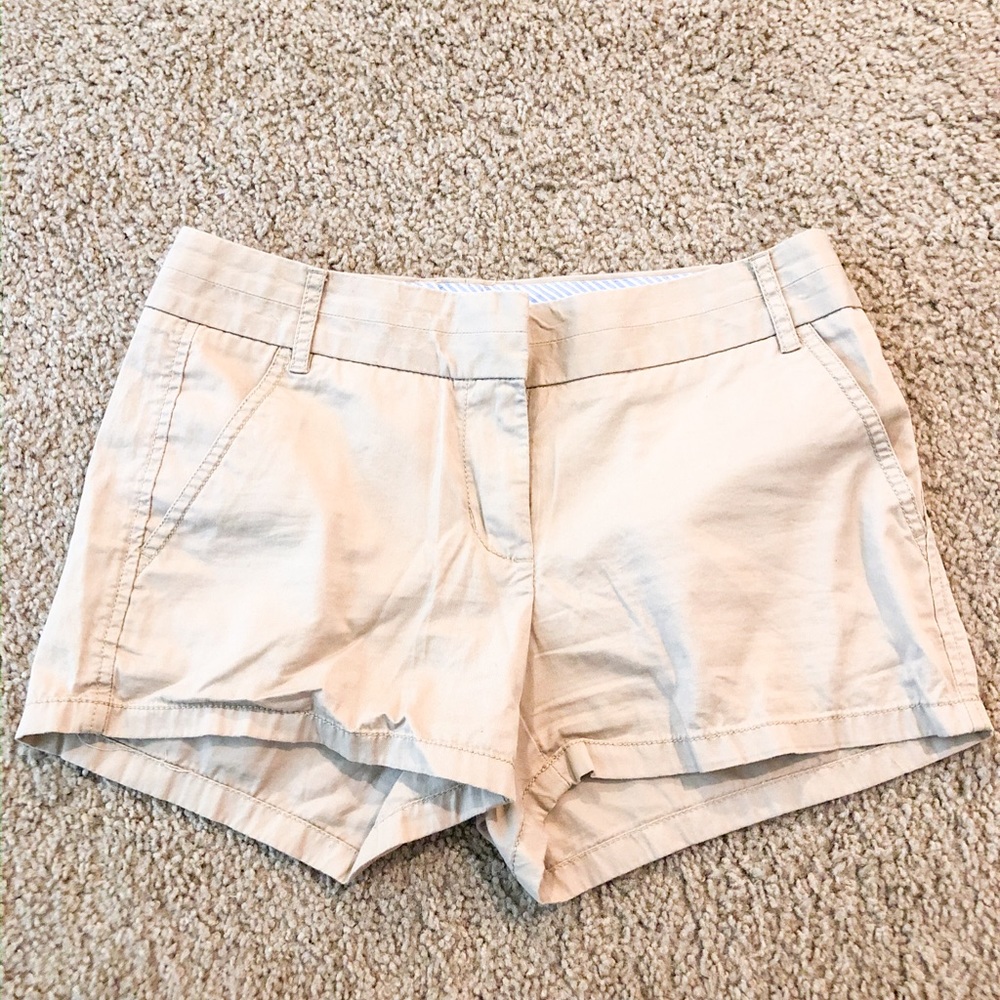 Woman’s Khaki Shorts